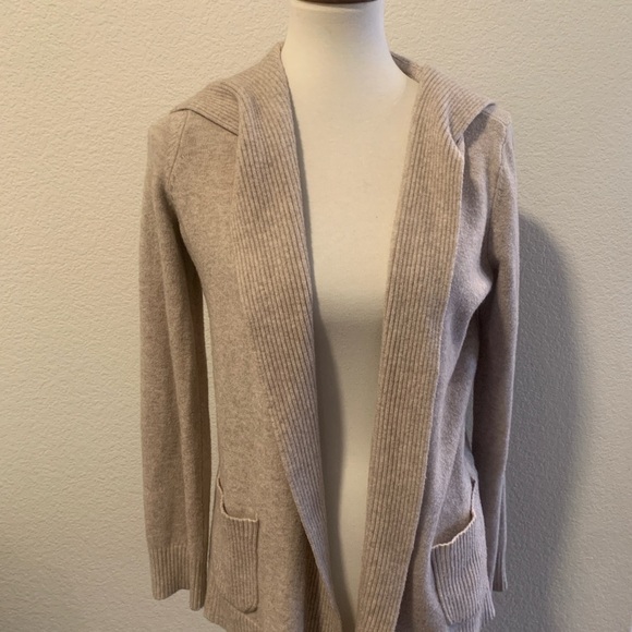 Cyrus Cream Women's Cardigan Sweater - Picture 1 of 6
